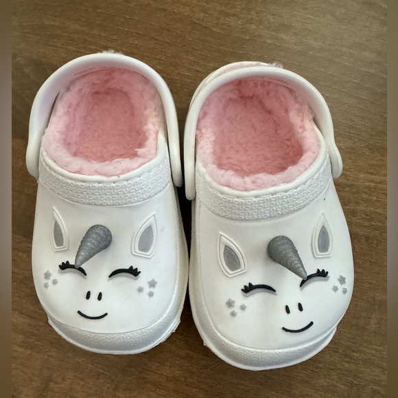 Brand new Capelli unicorn size 4-5 toddler slip shoes - Picture 2 of 3